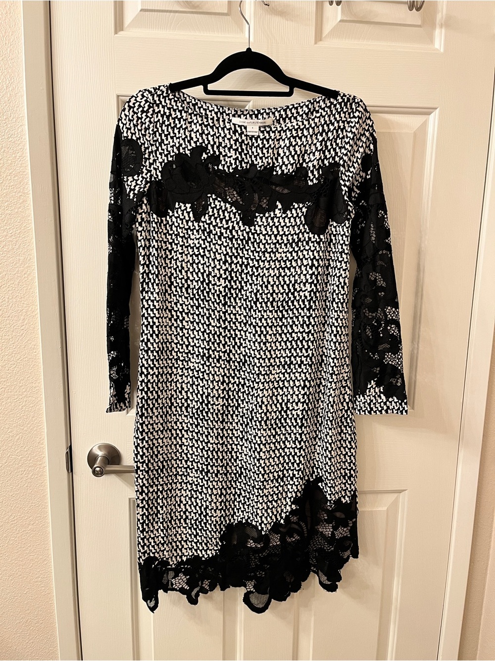 Diane Von Furstenberg Black and White Lace-Trim Long Sleeve Shift Dress